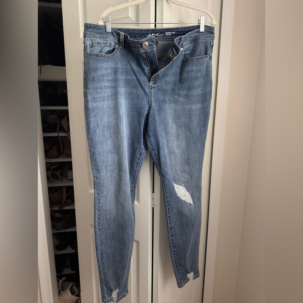 I. N. C Blue Distressed Women's short skinny jeans